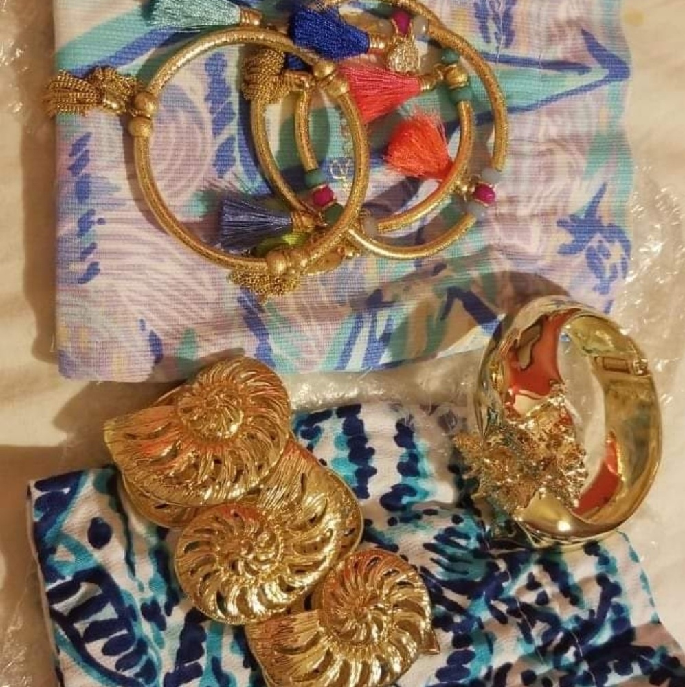 Lilly bracelet